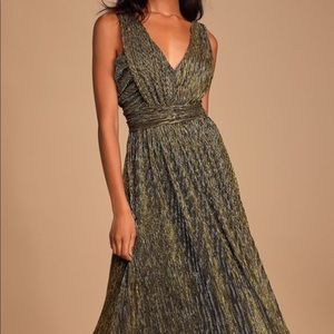 Lulus Black and Gold Gown Size Medium